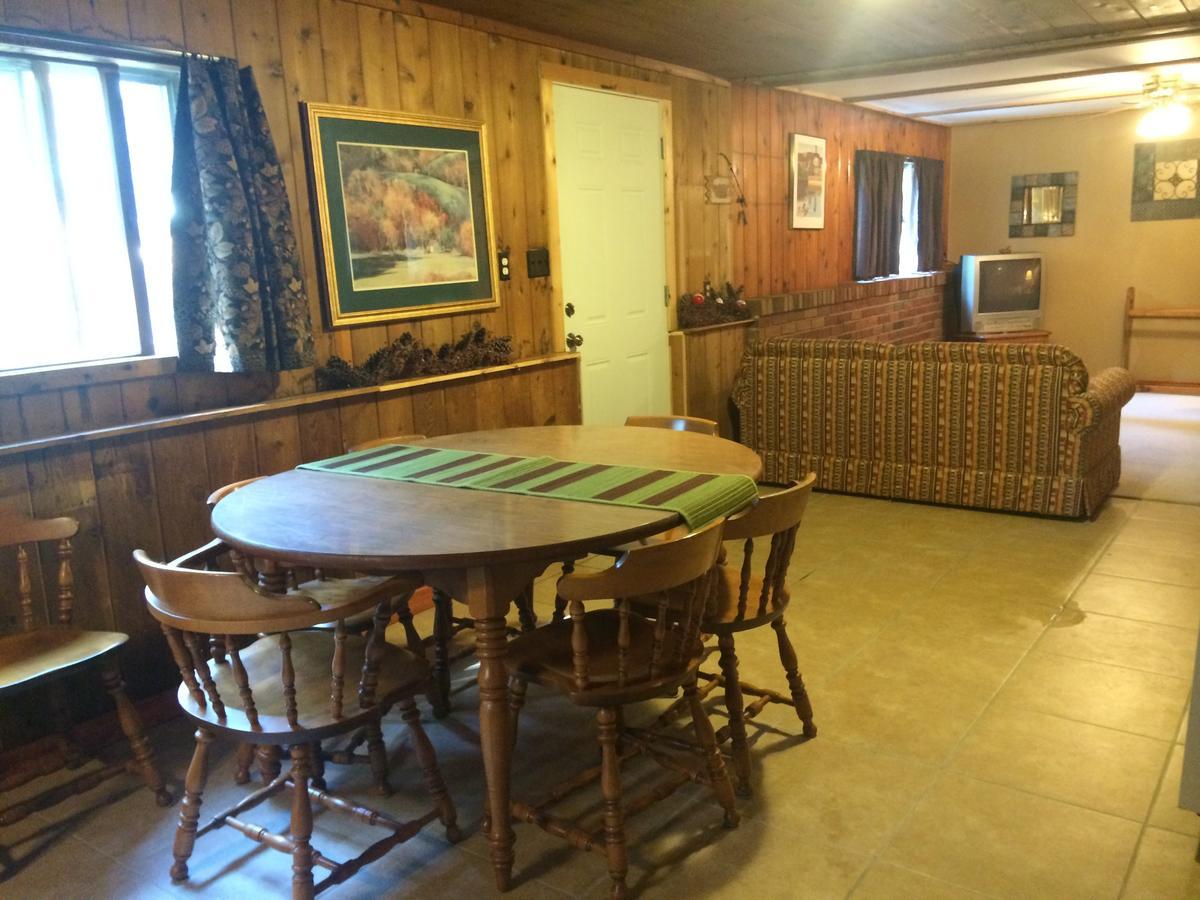 Alpine Motel Branch Bagian luar foto