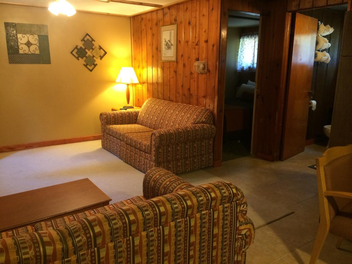 Alpine Motel Branch Bagian luar foto