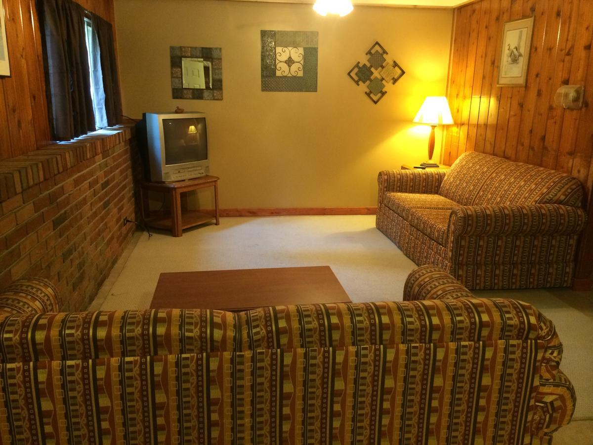 Alpine Motel Branch Bagian luar foto