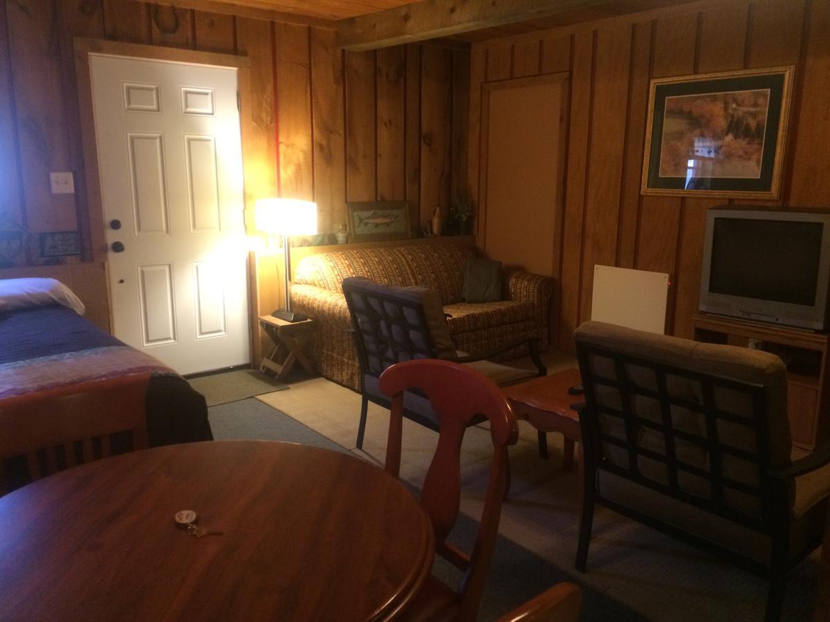 Alpine Motel Branch Bagian luar foto