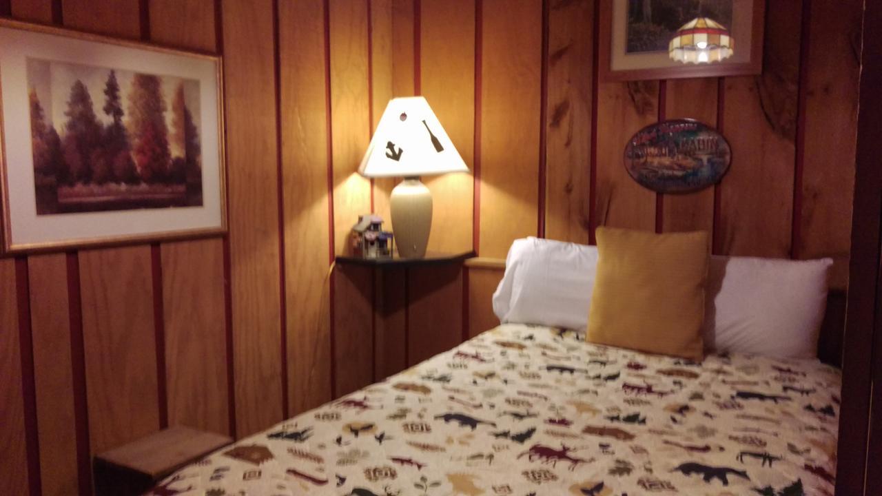 Alpine Motel Branch Bagian luar foto